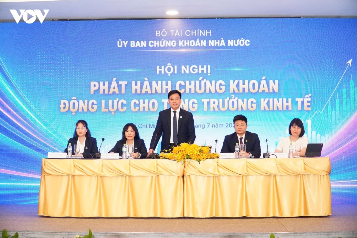 Thị trường trái phiếu chờ đón dòng tiền minh bạch